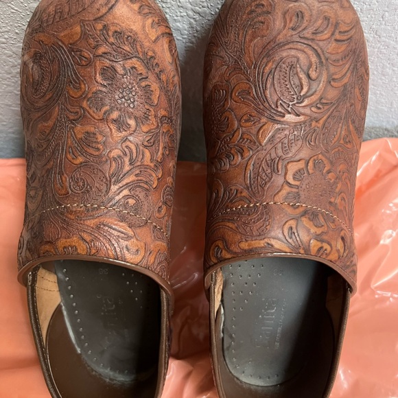 Dansko Shoes - Dansko Sanita The Original Danish Clog Size 38 Excellent Condition🤩 (reg.$145)